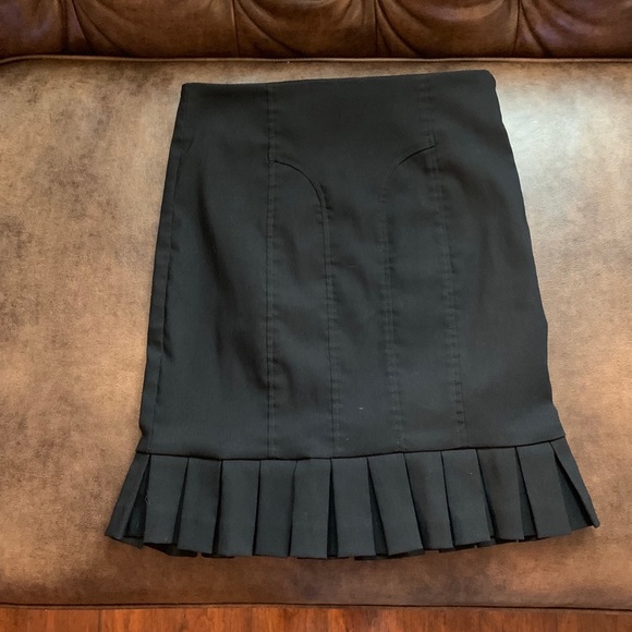 Black skirt - Picture 1 of 1